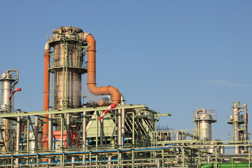 Sener se compromete a recatar industria química