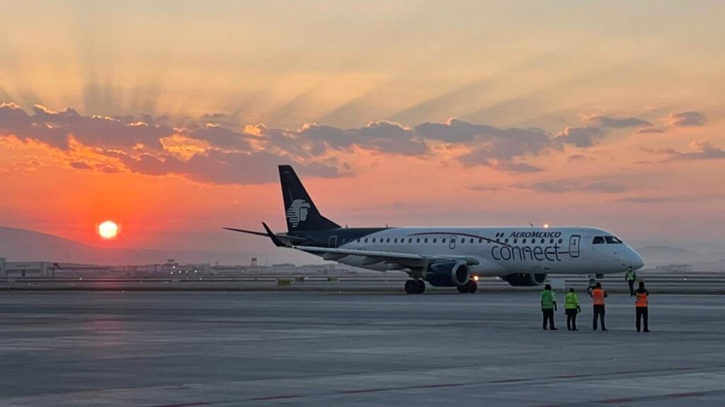 AIFA primer vuelo comercial